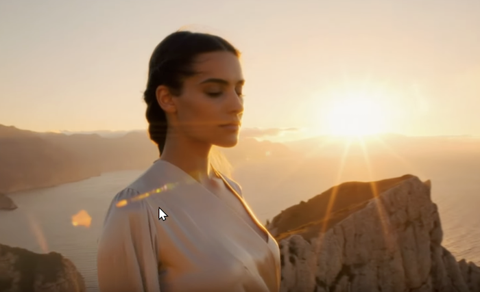 Golden Hour — естественный тёплый контровой свет низкого солнца